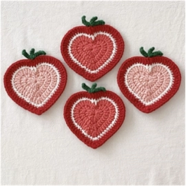 New handmade knitted fresh and cute insulation pad, red powder strawberry coaster wholesale