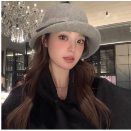 Curled edge wool top hat for women in winter, high-end and fashionable gold hat, big head circumference to show face, small fisherman hat, basin hat